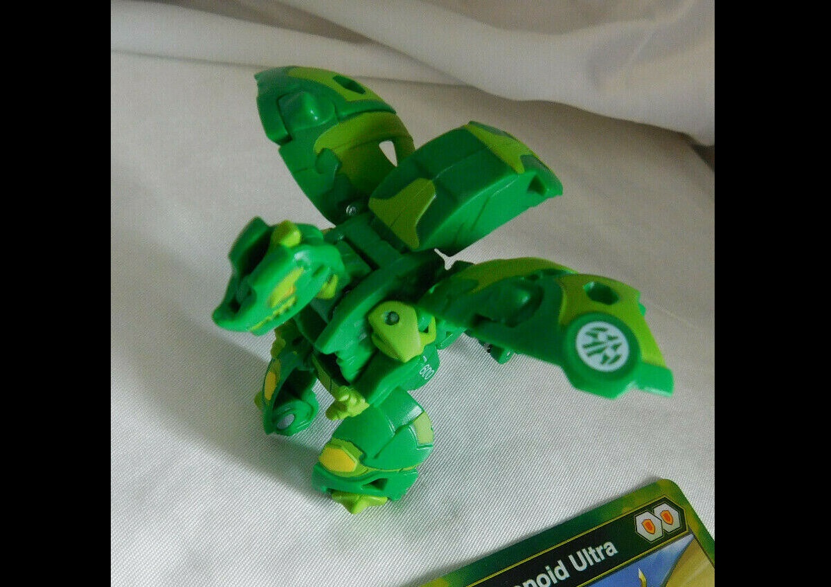 Bakugan Ultra Ball Armored Alliance – Sfera Collezionabile Con BakuCore, Carte Allenamento E Personaggio Casuale Stagione 2