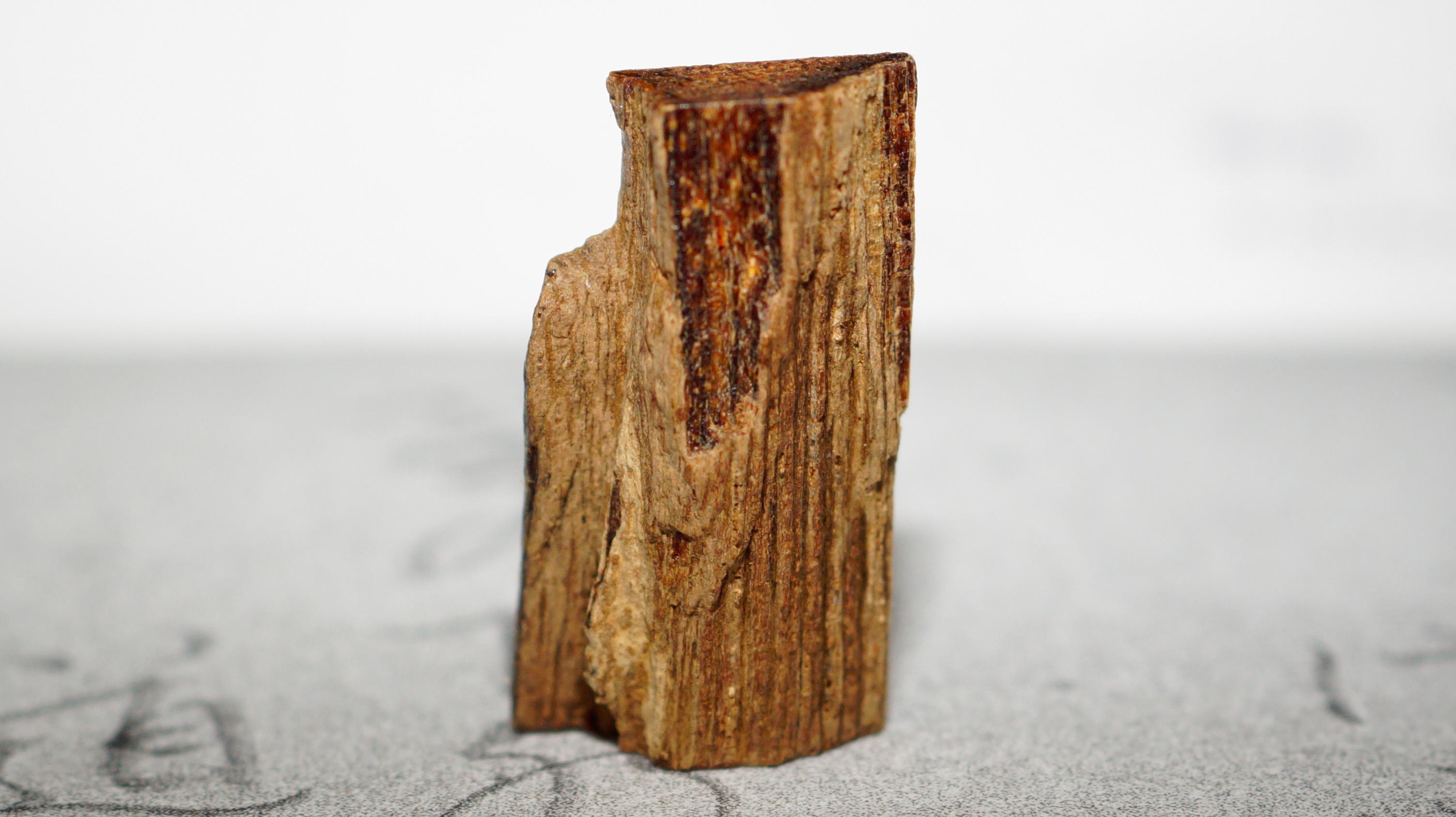 [Ouddict.com] Oud Wood