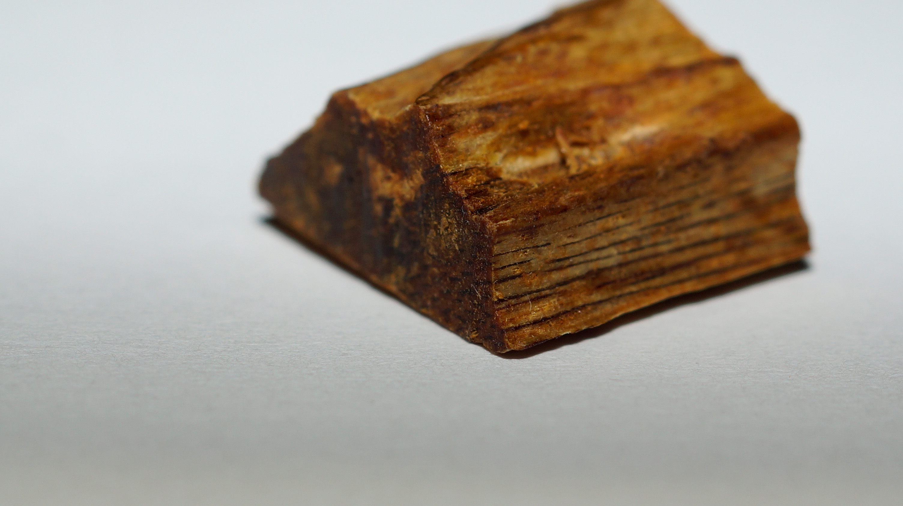 [Ouddict.com] Oud Wood