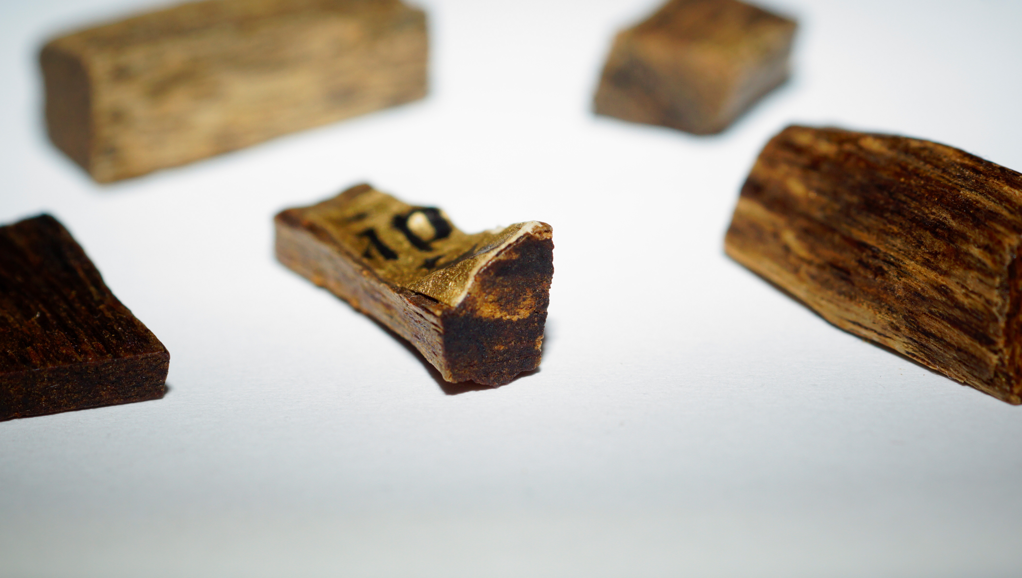 [Ouddict.com] Oud Wood
