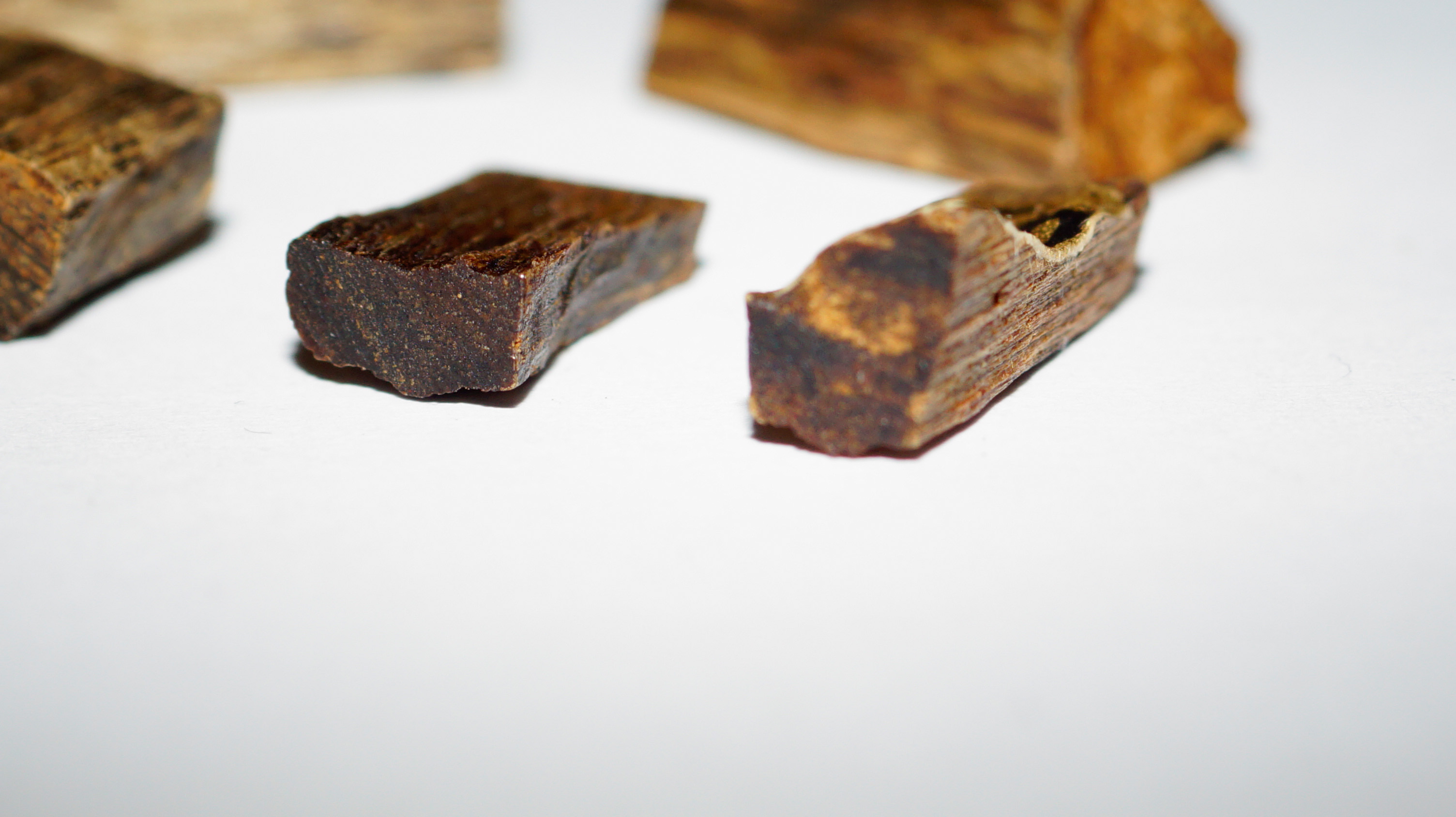 [Ouddict.com] Oud Wood