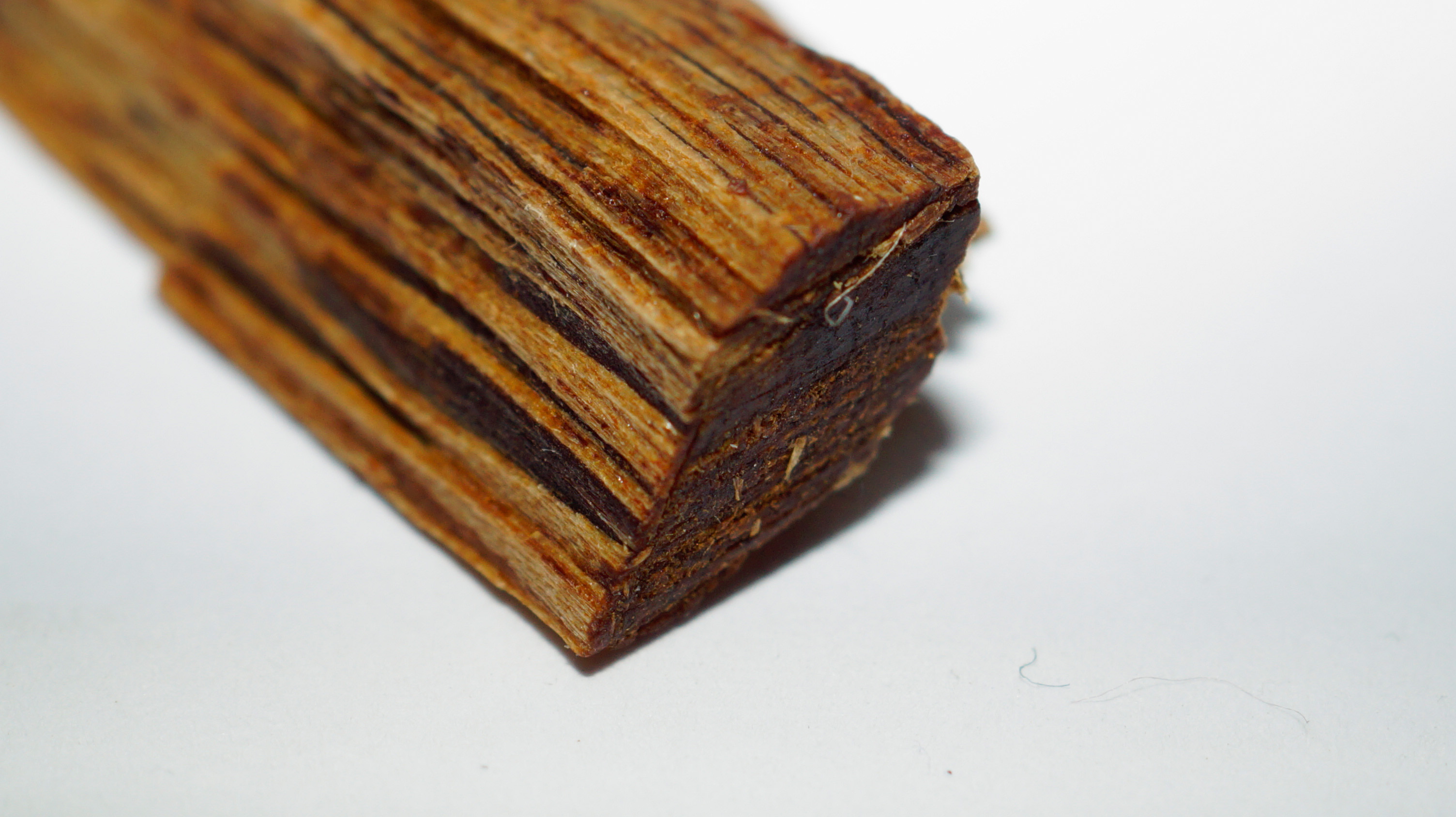 [Ouddict.com] Oud Wood