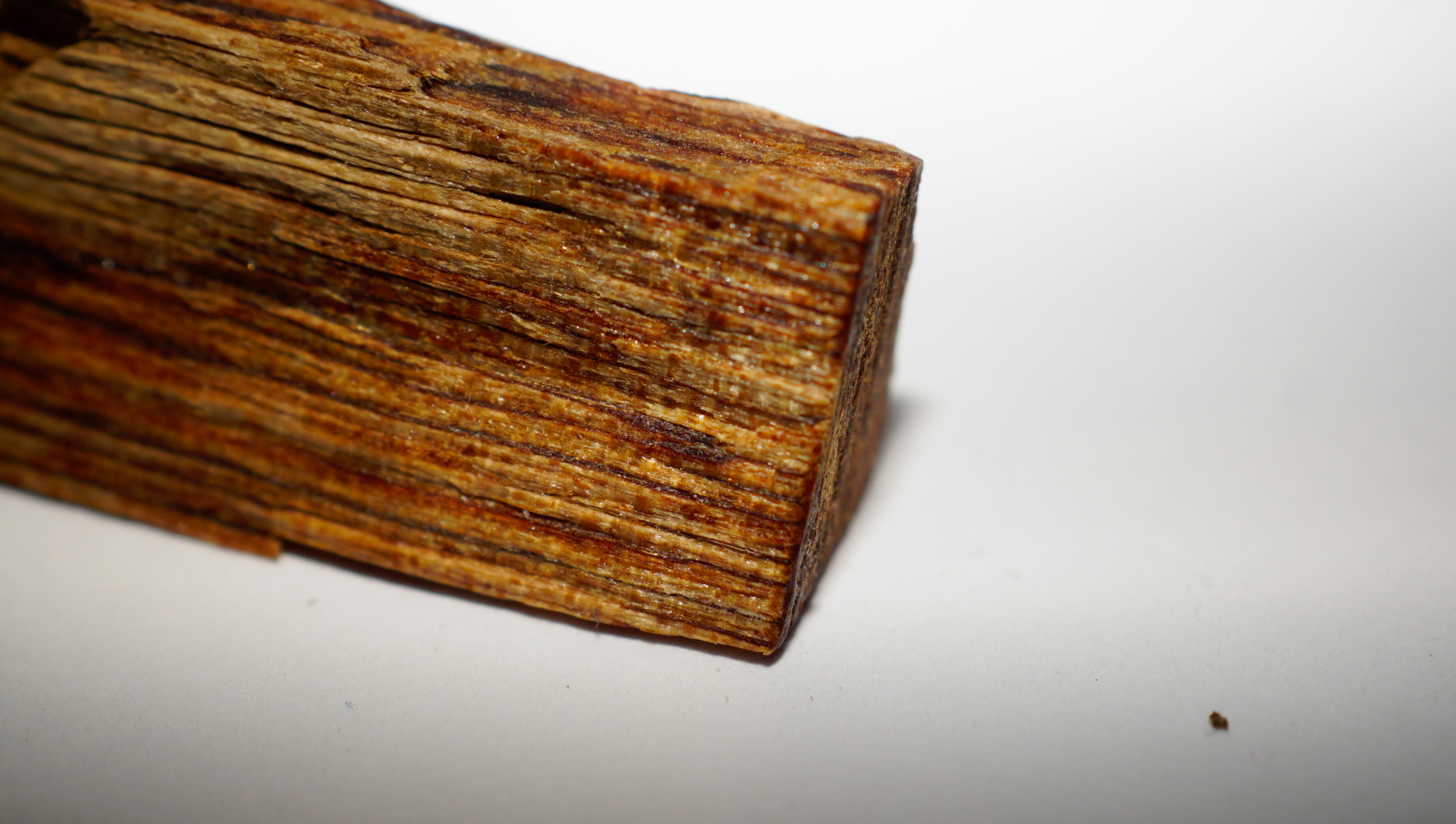 [Ouddict.com] Oud Wood