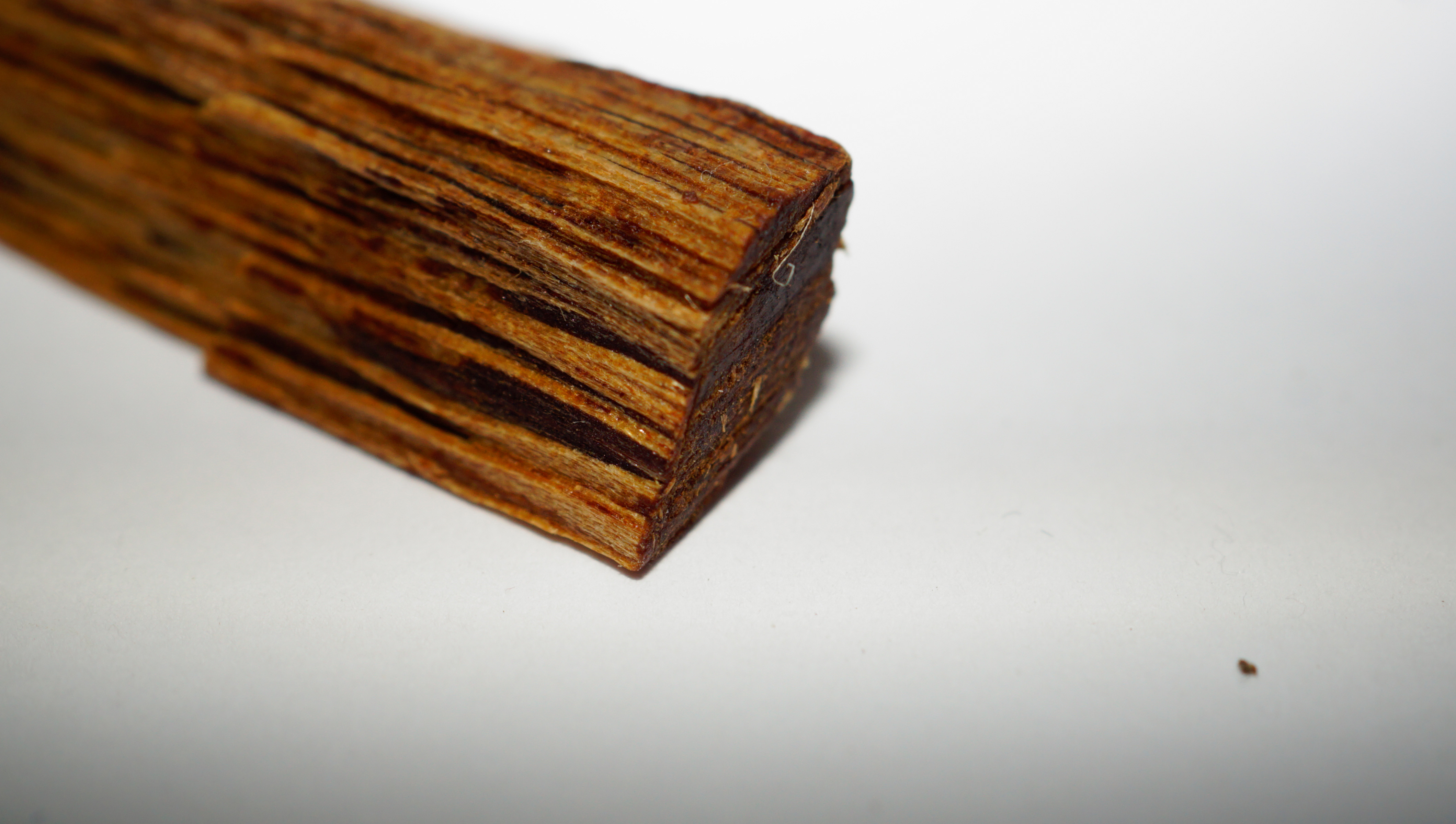 [Ouddict.com] Oud Wood