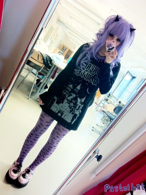 Pastelbat wearing an iconic pastel goth outfit