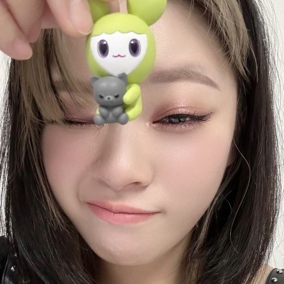 JEONGYEEOOONN JEONGYEEOOONN