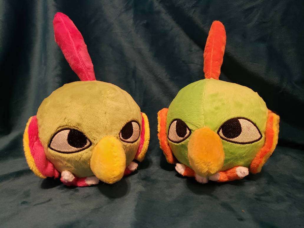 Was unsatisfied with the official Natu plushies. The shiny variant was adopted to a loving home and I currently have the regular variant. Will probably remake this design, and make a Xatu.