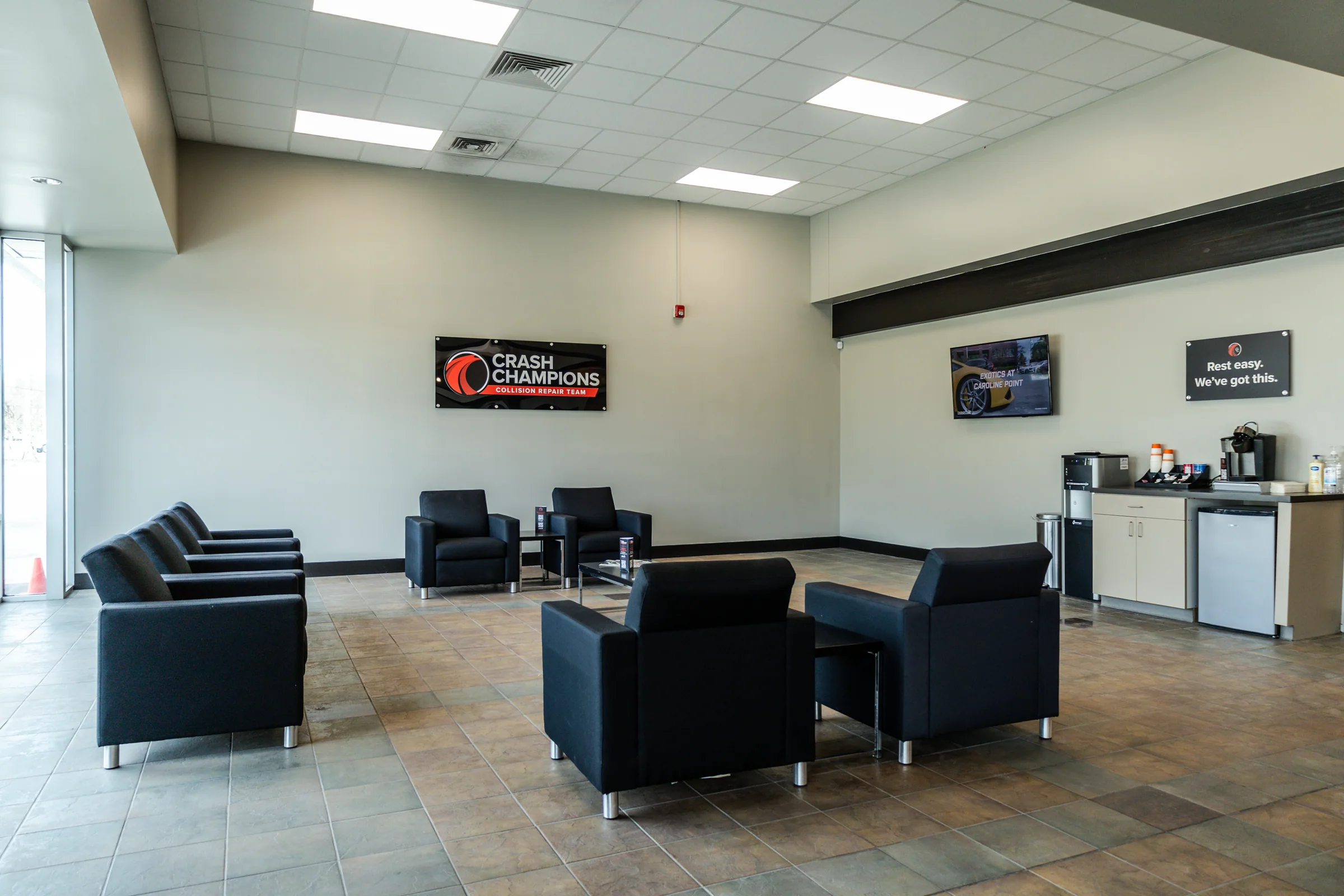 Customer lobby at Crash Champions on Rebsamen Park Road