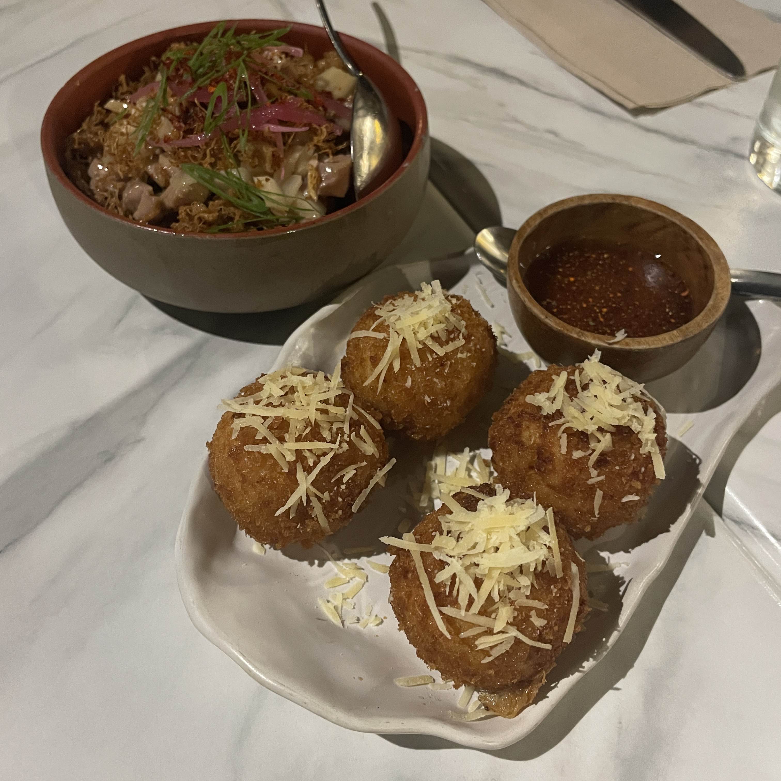 dinuckdakan and croquetas
