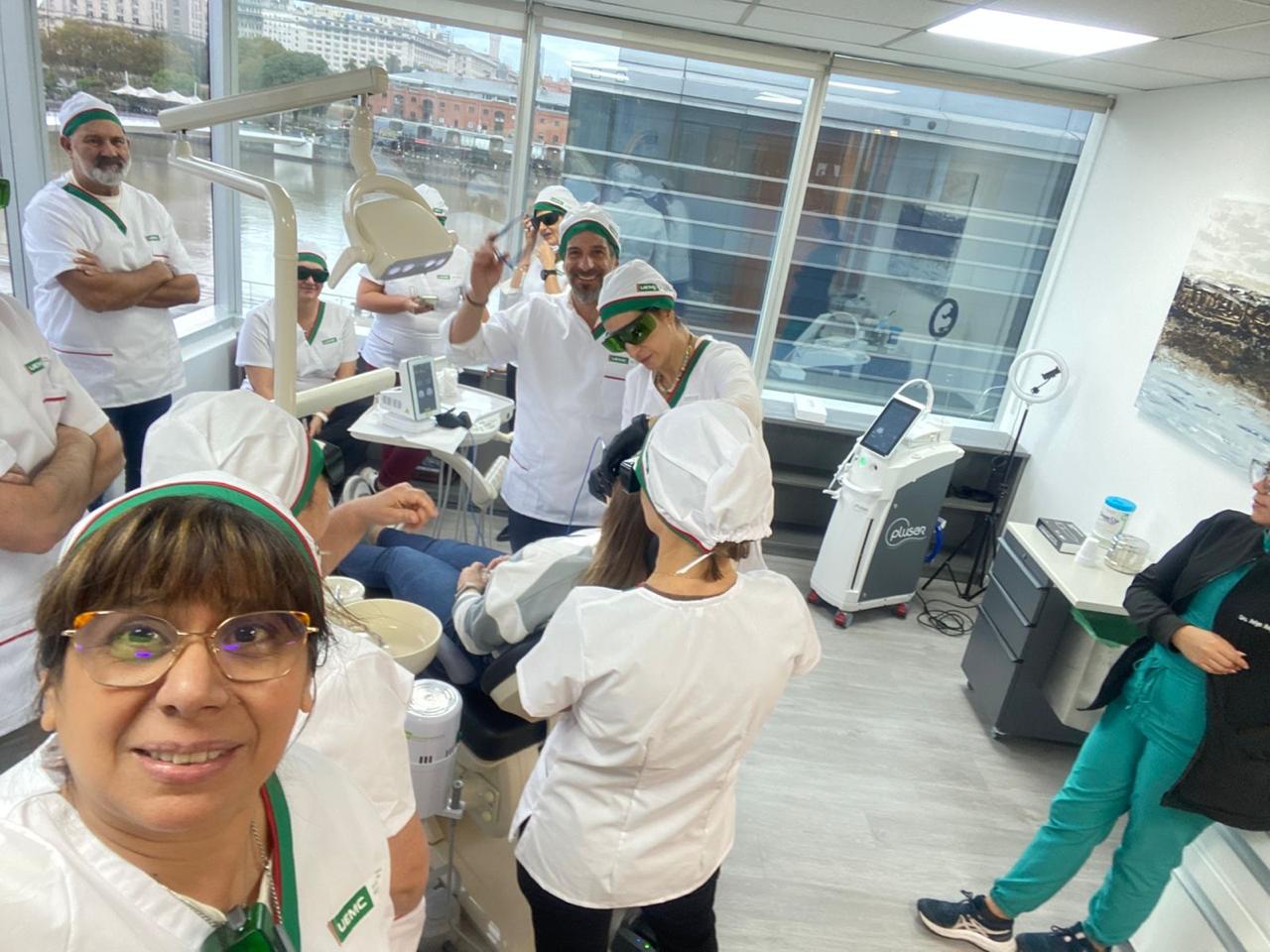 Equipo láser — UEMC Ortodoncia