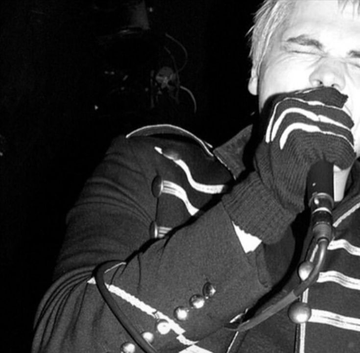 gerardway's profile picture