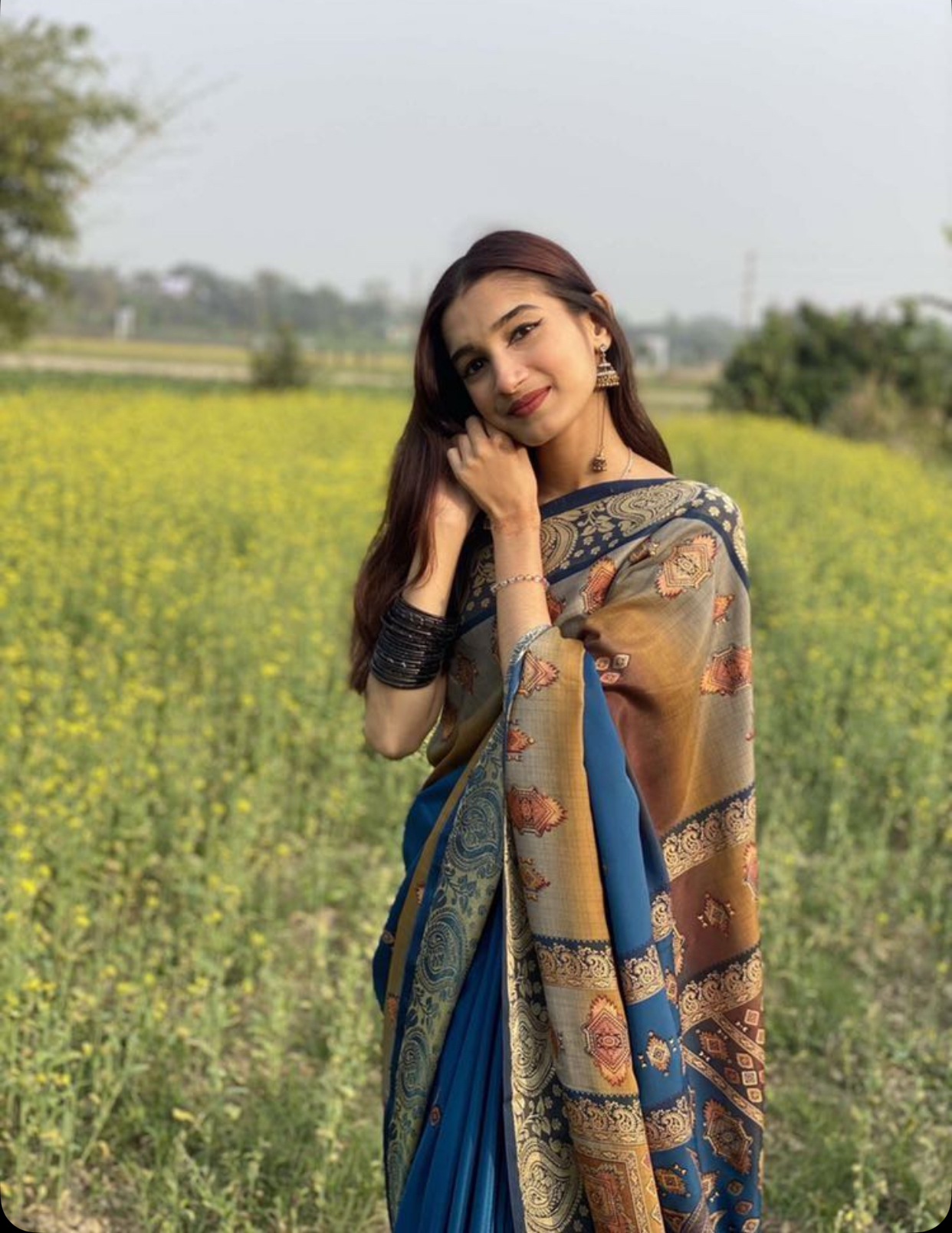 Bangladeshi meye kemon bolo