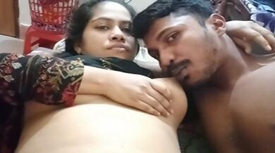 সৎ ছেলে আম্মির দুধ চোষার বাংলাদেশি সেক্স ভিডিও