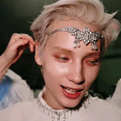 hueningkai's profile picture