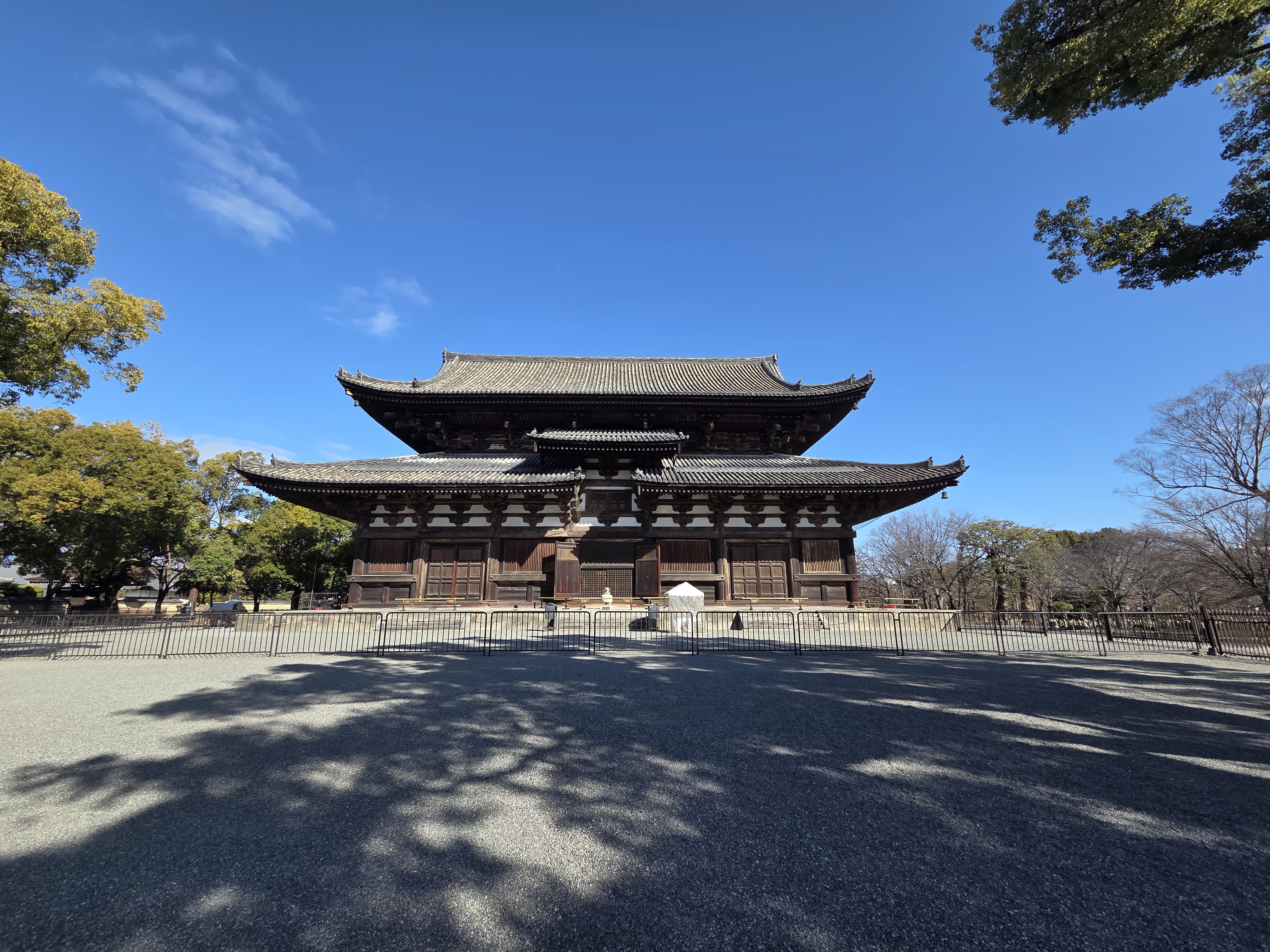 So much gravel. Wide shot of the temple grounds showing lots of gravel